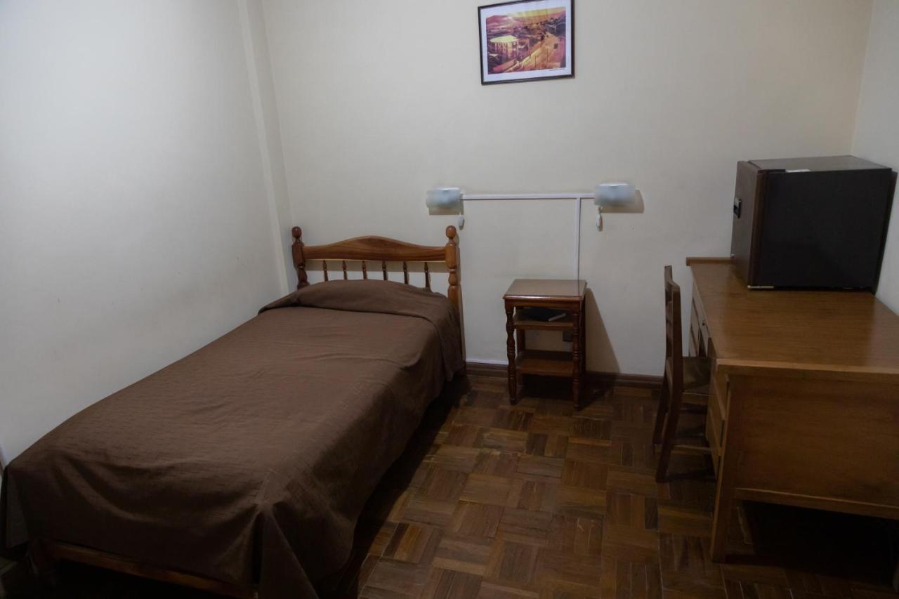 Julia Plaza Hotel Уюни Экстерьер фото